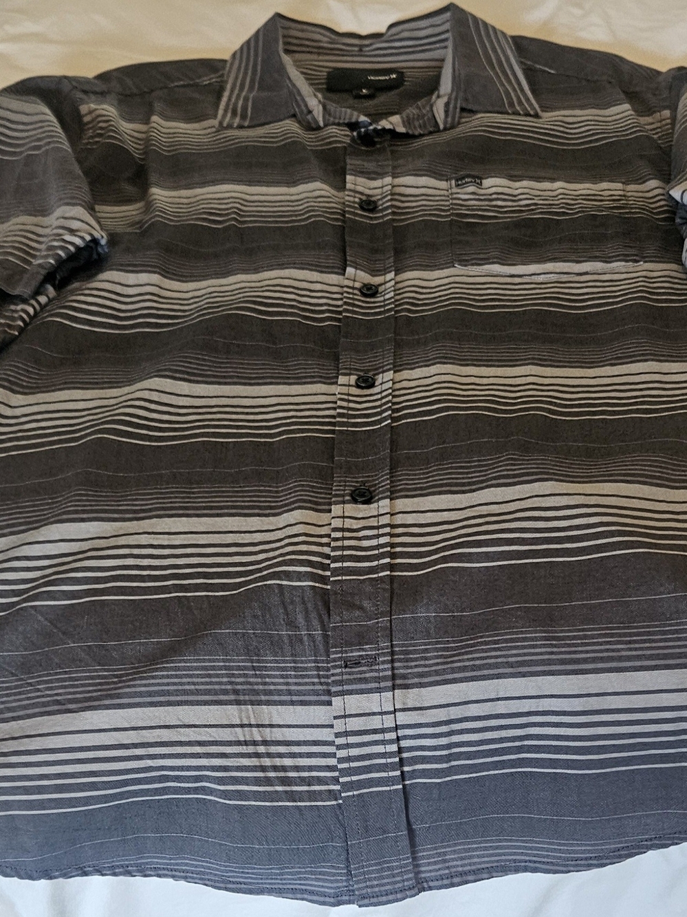 Men's HURLEY dark & Light  Gray Striped Button-Down Shirt - Casual Short Sleeve